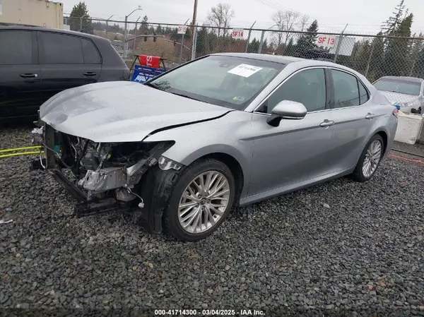 4T1BZ1HK1JU503066 2018 TOYOTA CAMRY - Image 2