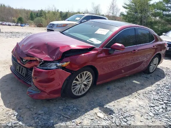 4T1BZ1HK1JU504220 2018 TOYOTA CAMRY - Image 2