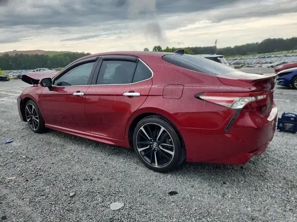 4T1BZ1HK1JU506405 2018 TOYOTA CAMRY - Image 2