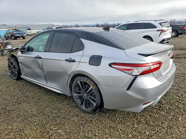 4T1BZ1HK1KU024096 2019 TOYOTA CAMRY - Image 2