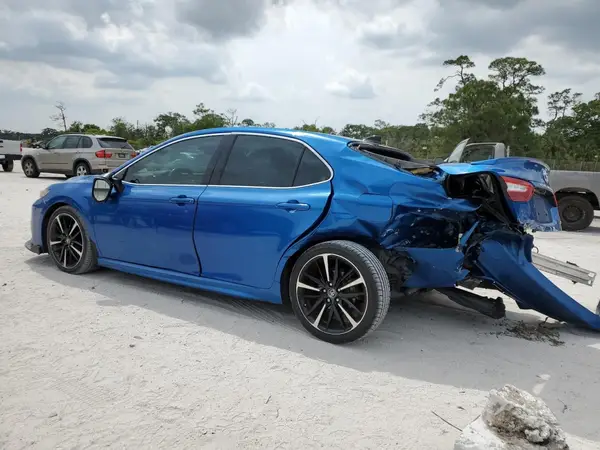 4T1BZ1HK1KU028102 2019 TOYOTA CAMRY - Image 2