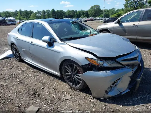 4T1BZ1HK1KU032926 2019 TOYOTA CAMRY - Image 1