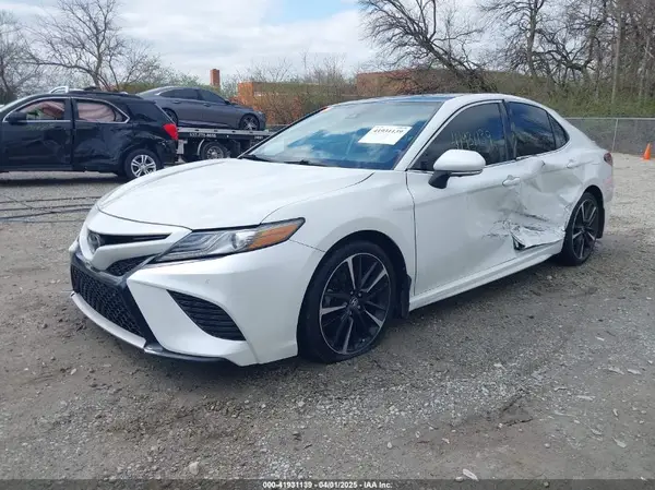 4T1BZ1HK1KU508639 2019 TOYOTA CAMRY - Image 2