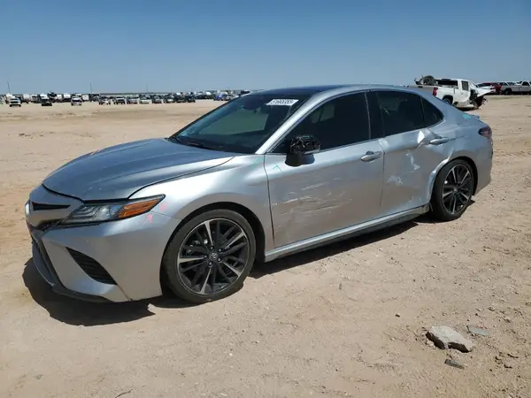 4T1BZ1HK2JU008391 2018 TOYOTA CAMRY - Image 1