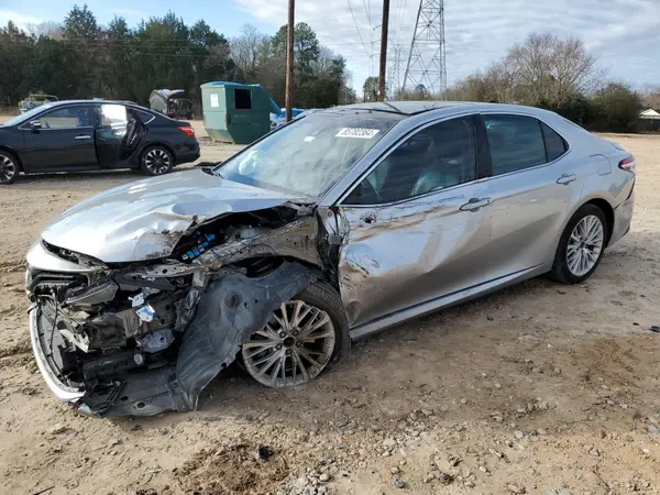 4T1BZ1HK2JU009556 2018 TOYOTA CAMRY - Image 1