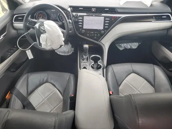4T1BZ1HK2JU009556 2018 TOYOTA CAMRY - Image 8