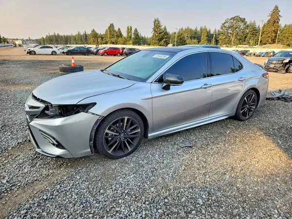 4T1BZ1HK2JU010240 2018 TOYOTA CAMRY - Image 1