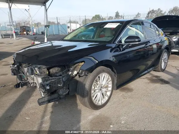 4T1BZ1HK2JU012425 2018 TOYOTA CAMRY - Image 2