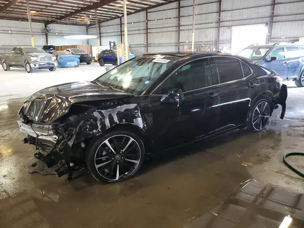 4T1BZ1HK2JU013185 2018 TOYOTA CAMRY - Image 1