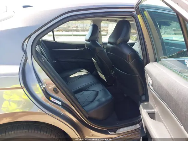 4T1BZ1HK2JU015664 2018 TOYOTA CAMRY - Image 8