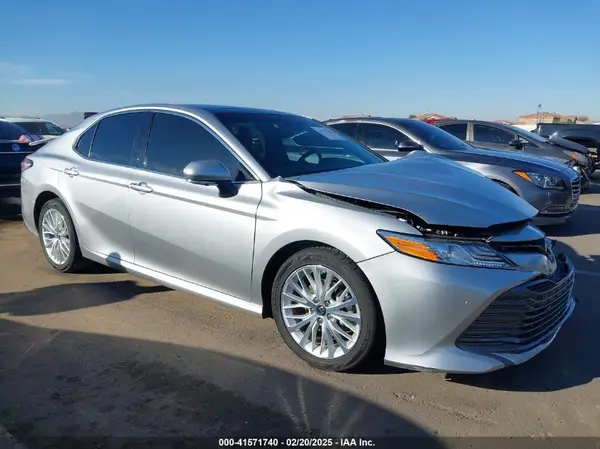 4T1BZ1HK2JU016426 2018 TOYOTA CAMRY - Image 1
