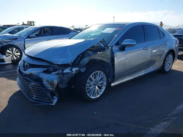 4T1BZ1HK2JU016426 2018 TOYOTA CAMRY - Image 2