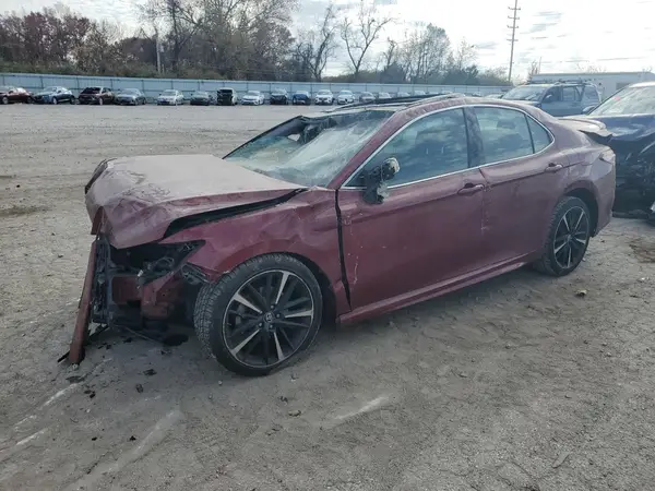4T1BZ1HK2JU502153 2018 TOYOTA CAMRY - Image 1