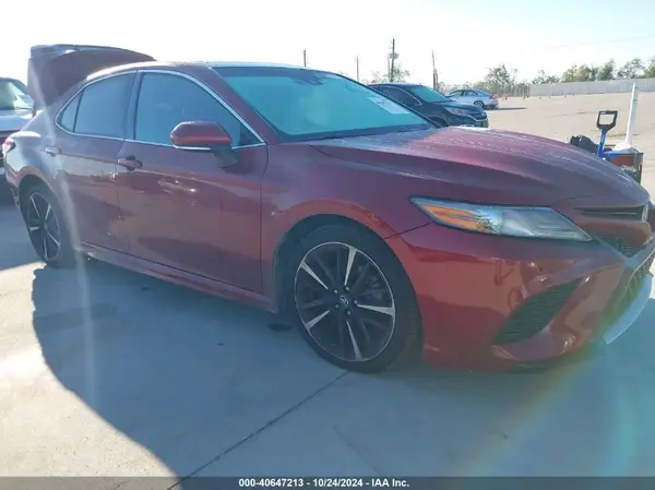 4T1BZ1HK2JU502265 2018 TOYOTA CAMRY - Image 1