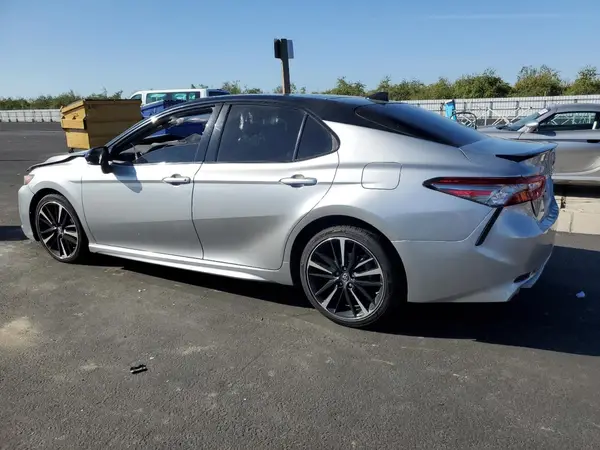 4T1BZ1HK2KU028075 2019 TOYOTA CAMRY - Image 2