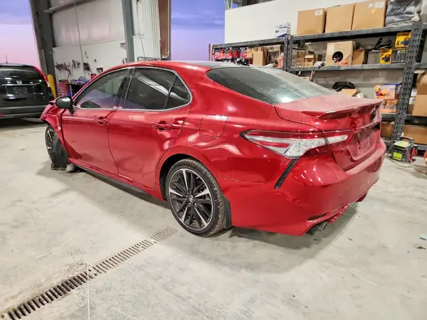 4T1BZ1HK2KU031493 2019 TOYOTA CAMRY - Image 2