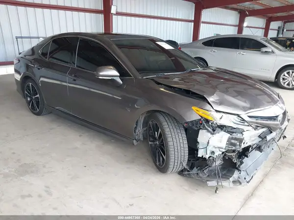 4T1BZ1HK2KU033101 2019 TOYOTA CAMRY - Image 1