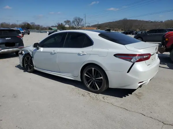 4T1BZ1HK2KU507712 2019 TOYOTA CAMRY - Image 2