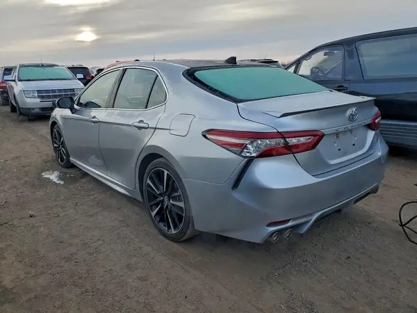 4T1BZ1HK3JU003457 2018 TOYOTA CAMRY - Image 2