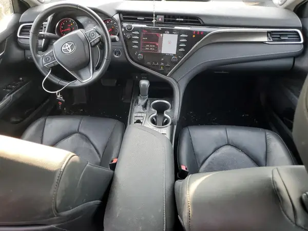 4T1BZ1HK3JU004219 2018 TOYOTA CAMRY - Image 8