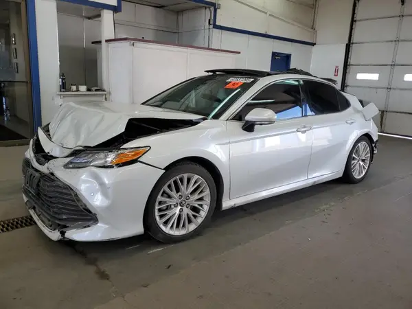 4T1BZ1HK3JU004639 2018 TOYOTA CAMRY - Image 1