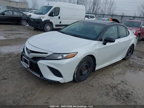 4T1BZ1HK3JU005192 2018 TOYOTA CAMRY - Image 2