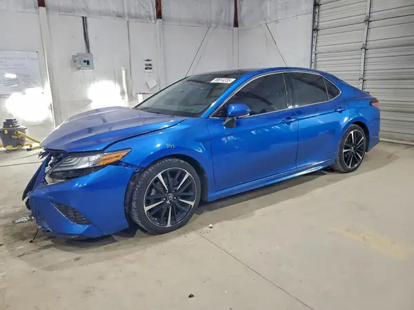 4T1BZ1HK3JU012045 2018 TOYOTA CAMRY - Image 1