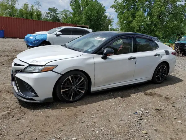 4T1BZ1HK3JU014510 2018 TOYOTA CAMRY - Image 1