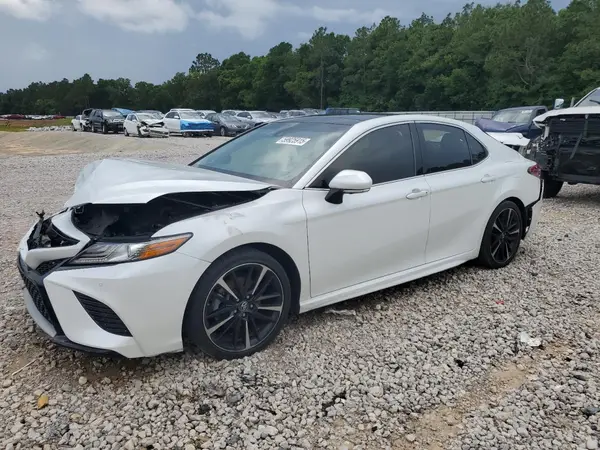 4T1BZ1HK3JU017195 2018 TOYOTA CAMRY - Image 1