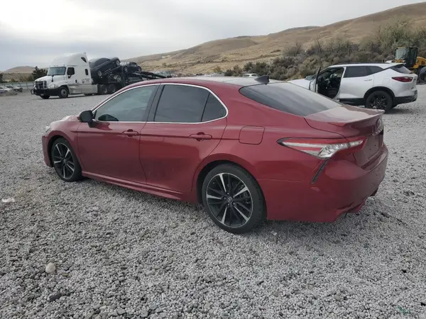 4T1BZ1HK3JU502145 2018 TOYOTA CAMRY - Image 2