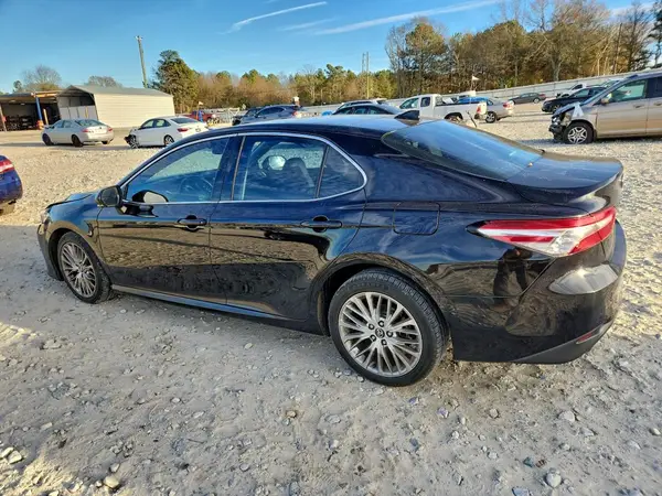 4T1BZ1HK3JU503148 2018 TOYOTA CAMRY - Image 2