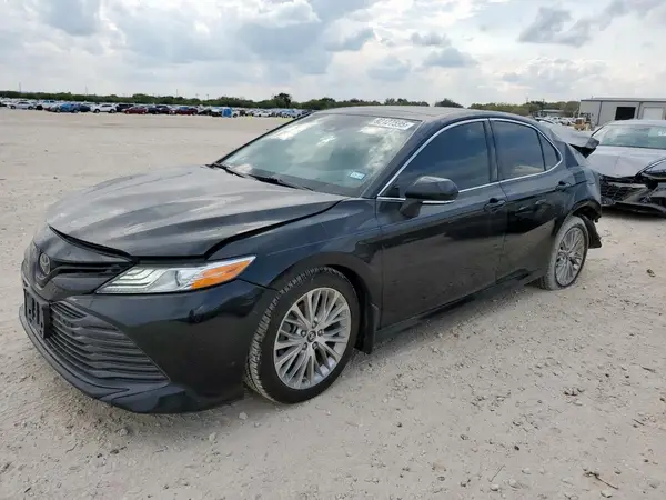 4T1BZ1HK3JU503523 2018 TOYOTA CAMRY - Image 1