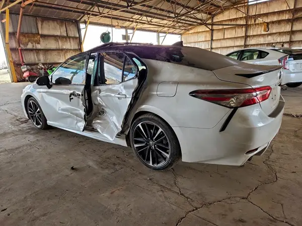 4T1BZ1HK3KU024133 2019 TOYOTA CAMRY - Image 2