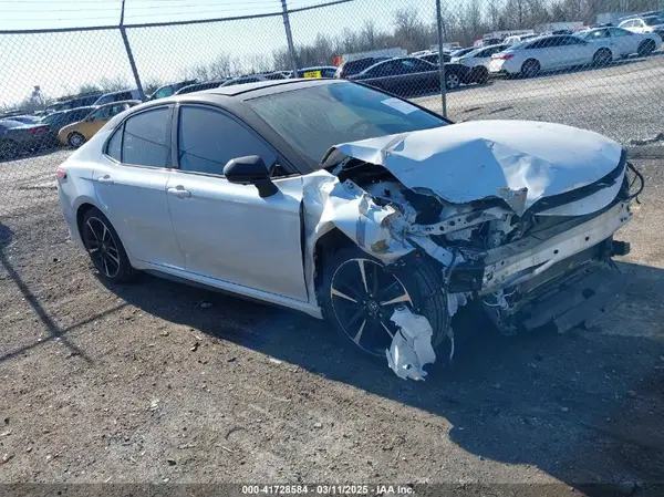 4T1BZ1HK3KU027579 2019 TOYOTA CAMRY - Image 1