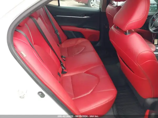4T1BZ1HK4JU001863 2018 TOYOTA CAMRY - Image 8
