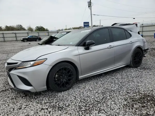 4T1BZ1HK4JU002592 2018 TOYOTA CAMRY - Image 1