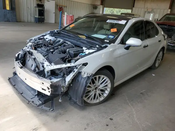 4T1BZ1HK4JU005380 2018 TOYOTA CAMRY - Image 1