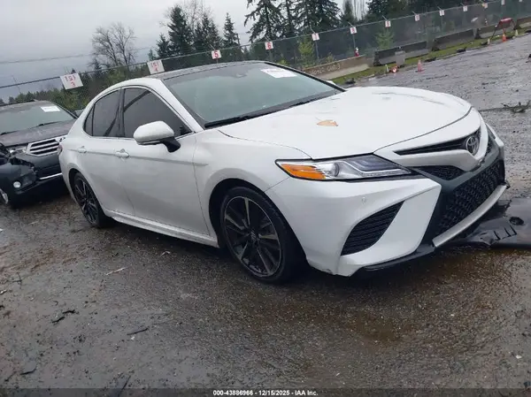 4T1BZ1HK4JU006934 2018 TOYOTA CAMRY - Image 1