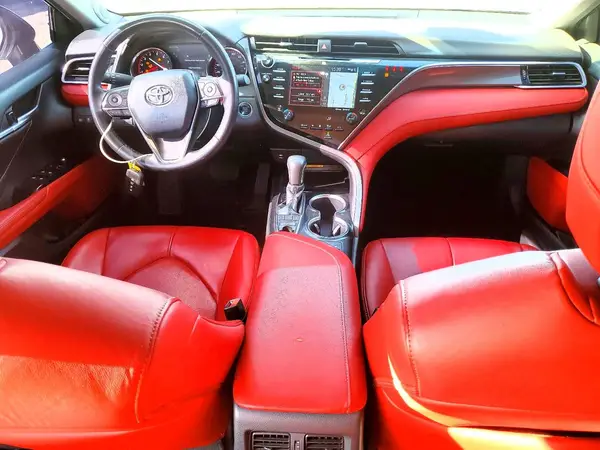 4T1BZ1HK4JU013575 2018 TOYOTA CAMRY - Image 8