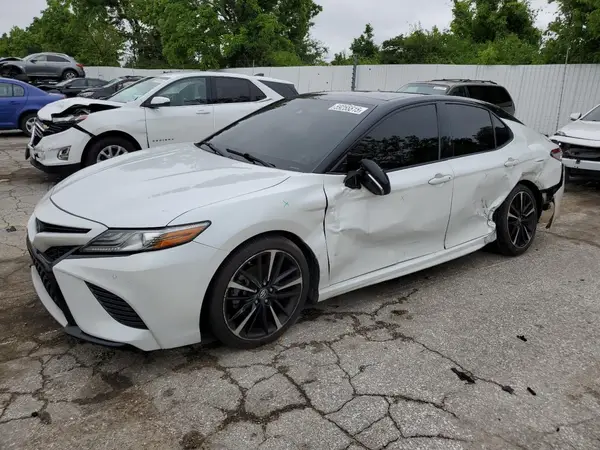 4T1BZ1HK4JU016119 2018 TOYOTA CAMRY - Image 1