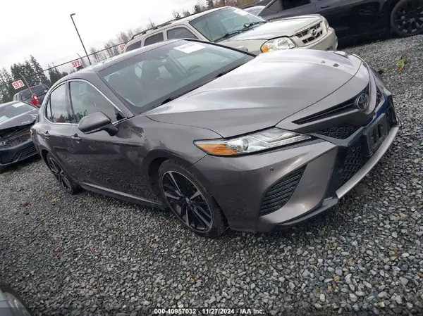 4T1BZ1HK4JU020672 2018 TOYOTA CAMRY - Image 1