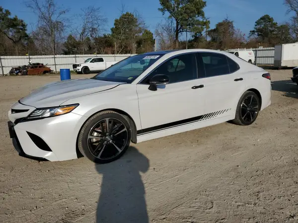 4T1BZ1HK4JU021563 2018 TOYOTA CAMRY - Image 1