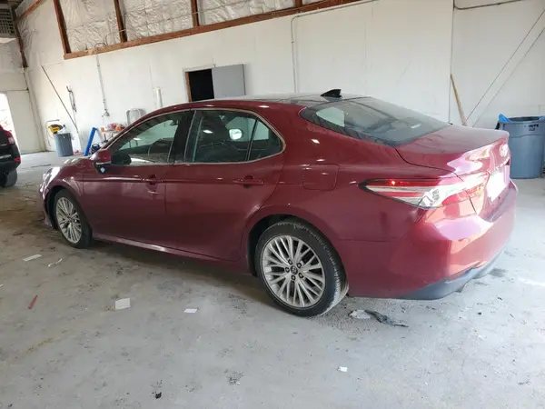 4T1BZ1HK4JU503983 2018 TOYOTA CAMRY - Image 2