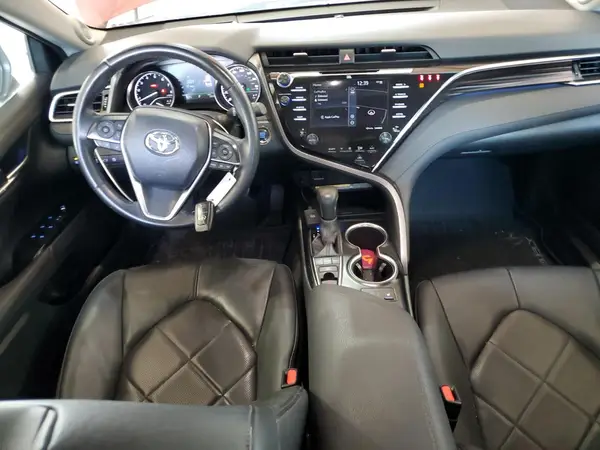 4T1BZ1HK4JU503983 2018 TOYOTA CAMRY - Image 8