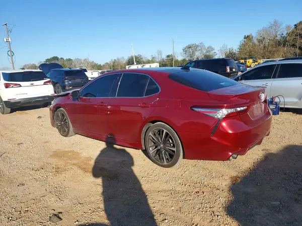 4T1BZ1HK4JU506205 2018 TOYOTA CAMRY - Image 2