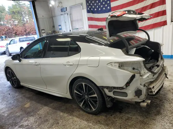 4T1BZ1HK4KU023735 2019 TOYOTA CAMRY - Image 2