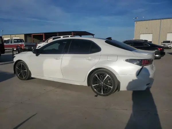 4T1BZ1HK4KU027302 2019 TOYOTA CAMRY - Image 2