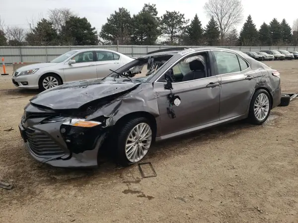 4T1BZ1HK5JU001662 2018 TOYOTA CAMRY - Image 1