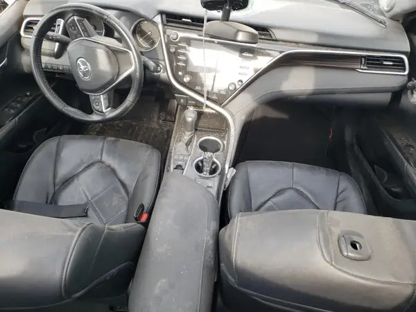 4T1BZ1HK5JU001662 2018 TOYOTA CAMRY - Image 8