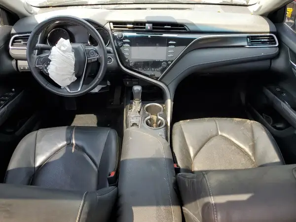 4T1BZ1HK5JU003024 2018 TOYOTA CAMRY - Image 8